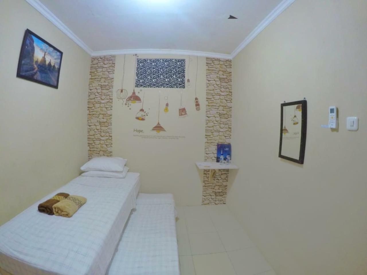 Hotel Ndalem Eyang Dwijo Yogyakarta Esterno foto